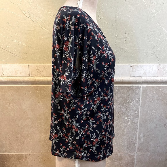 Beacon Stitch Fix Ramsy Cold shoulder Knit Top size Large - Picture 2 of 6